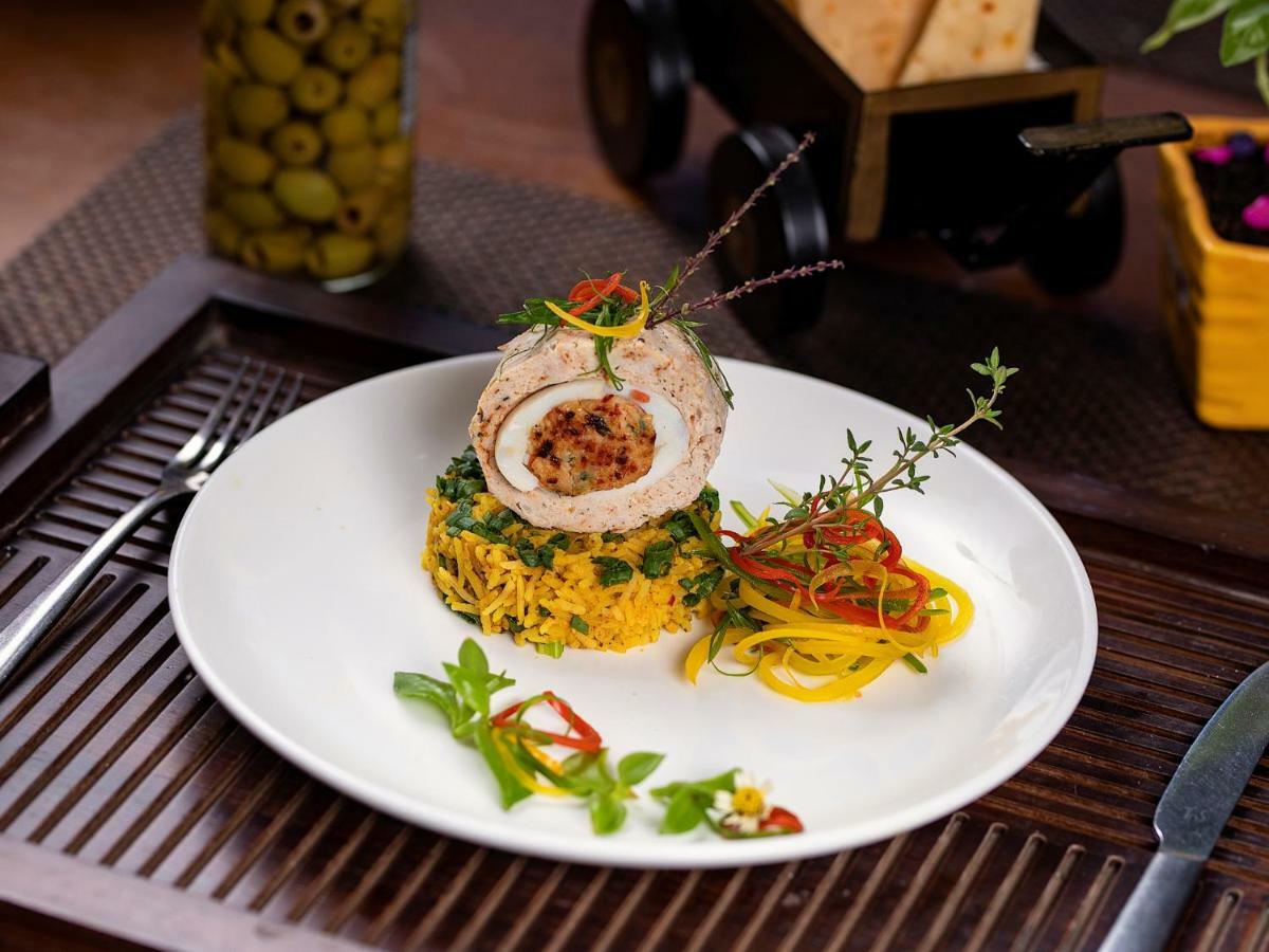 The Orchid Hotel Hinjewadi Pune Exteriör bild A scotch egg